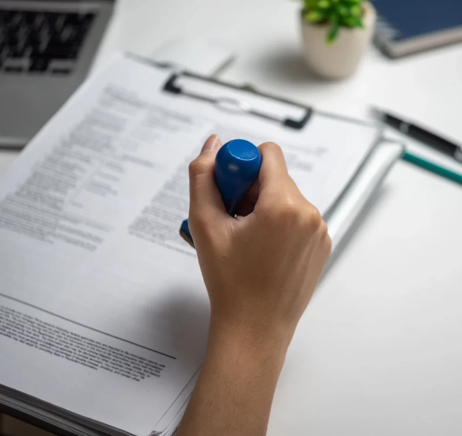 Kurumsal evrak tercümesi kapsamında ticari ve hukuki belgelerin onaylanması